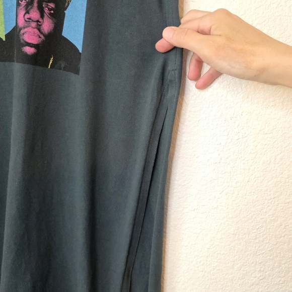 Daydreamer Notorious B.I.G. hi lo tee, Dark Grey, Size small - Picture 4 of 11